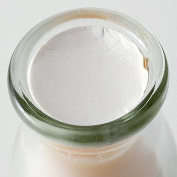 牛乳瓶に入った消臭芳香剤