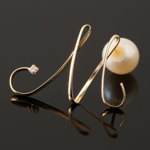 HULL KELLY Letter イニシャルピアス