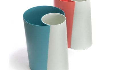 ハグをするゴミ箱Guh(グー)