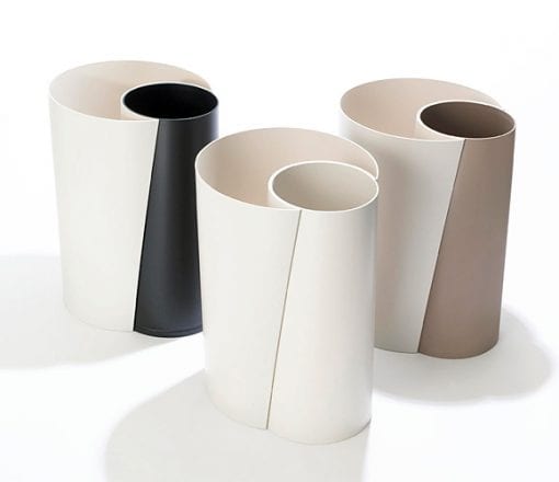 ハグをするゴミ箱Guh(グー)