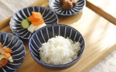 量るカロリー茶碗