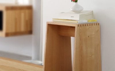 タモ無垢材のスツール