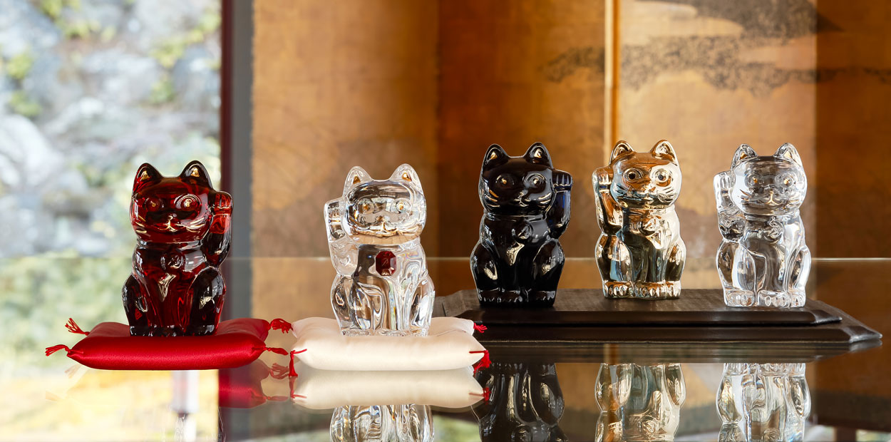 Baccarat バカラ クリスタル 招き猫 ゴールドラッキーキャット 座布団付き - キッチン、食器