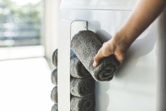 山崎実業 マグネット タオル収納