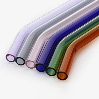 曲がってるカラフルなガラスストロー