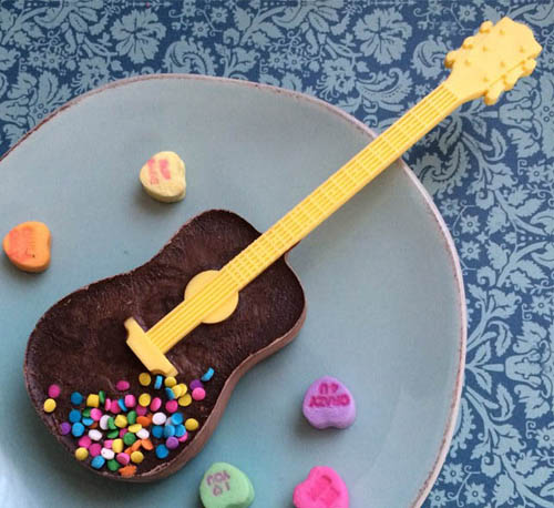 ギターの形が作れるアイストレー