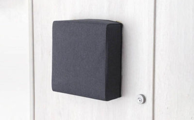 玄関に貼れる防災バックOTE