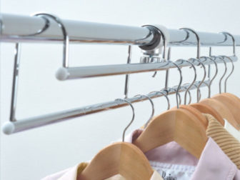 掛けるだけで収納スペースが1.5倍になるハンガー