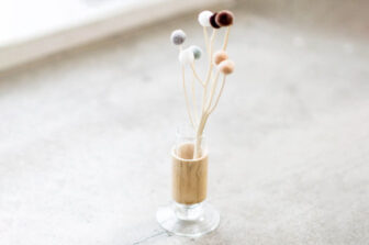 b2c POMPOMリード ファー ツリー